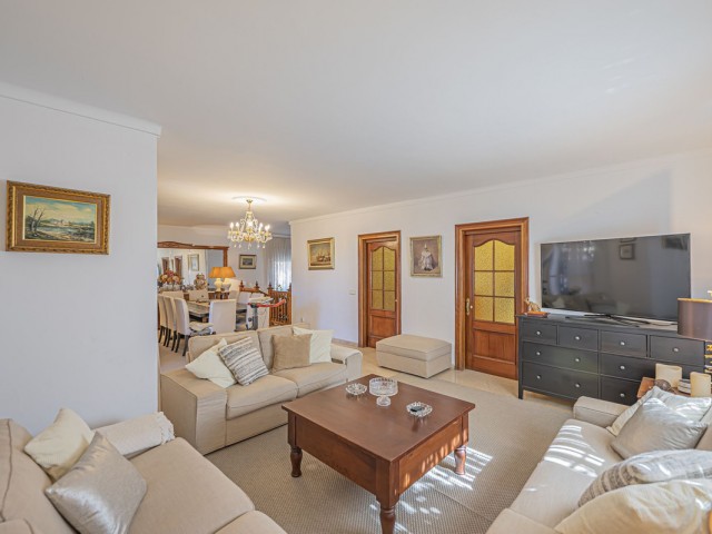 Villa con 4 Dormitorios  en Marbella