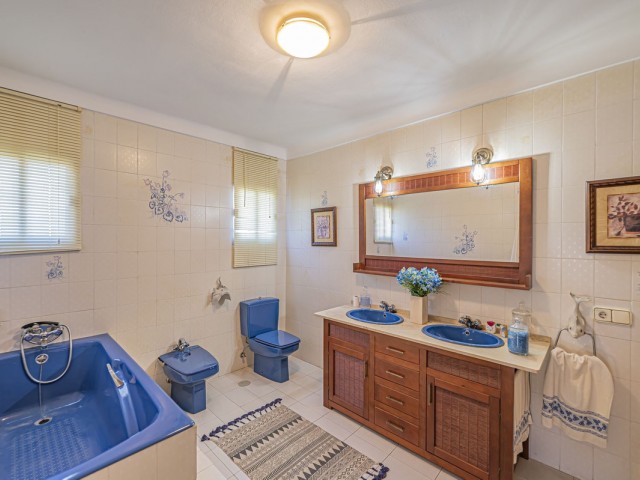 Villa con 4 Dormitorios  en Marbella