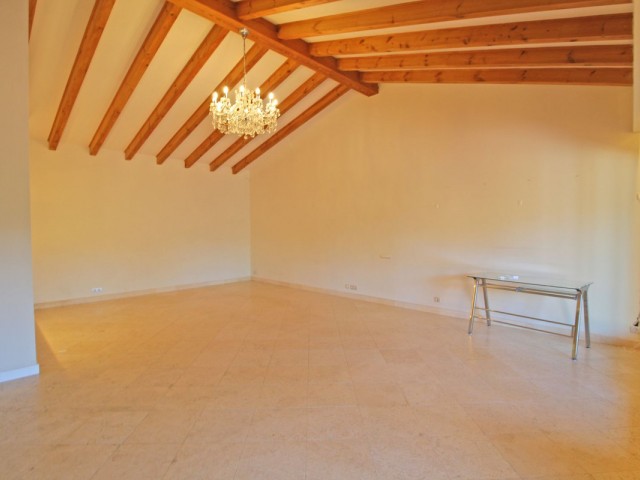 Kattohuoneisto Guadalmina Baja