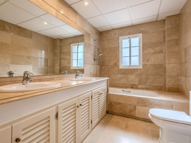 4 Sovrums Villa i San Roque Club