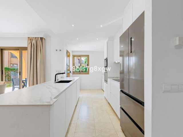 3 Bedrooms Apartment in Benahavís