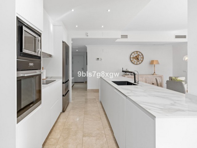 3 Bedrooms Apartment in Benahavís