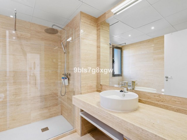 3 Bedrooms Apartment in Benahavís