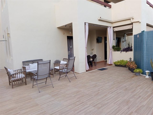 3 Bedrooms Apartment in Selwo