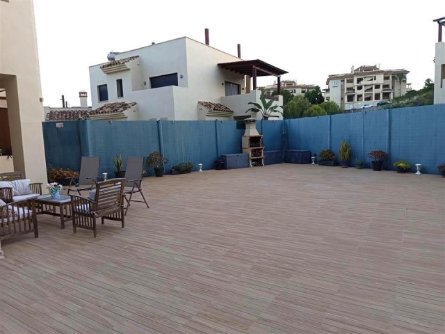 3 Bedrooms Apartment in Selwo