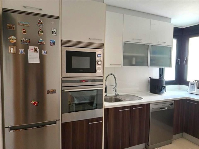 3 Bedrooms Apartment in Selwo