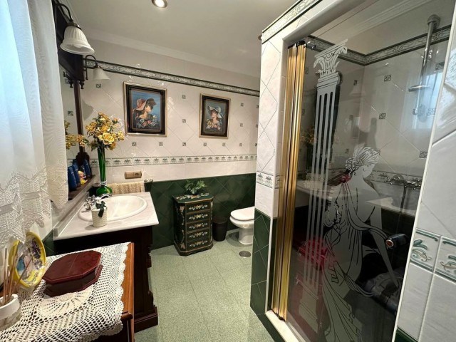 Maison mitoyenne avec 3 Chambres  à Estepona