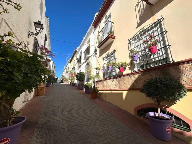 Maison mitoyenne avec 3 Chambres  à Estepona