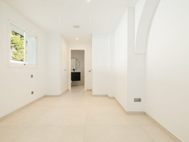 4 Bedrooms Villa in Estepona