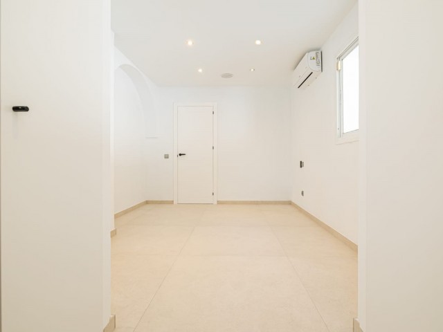 4 Bedrooms Villa in Estepona