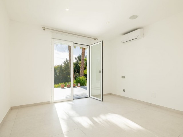 4 Bedrooms Villa in Estepona