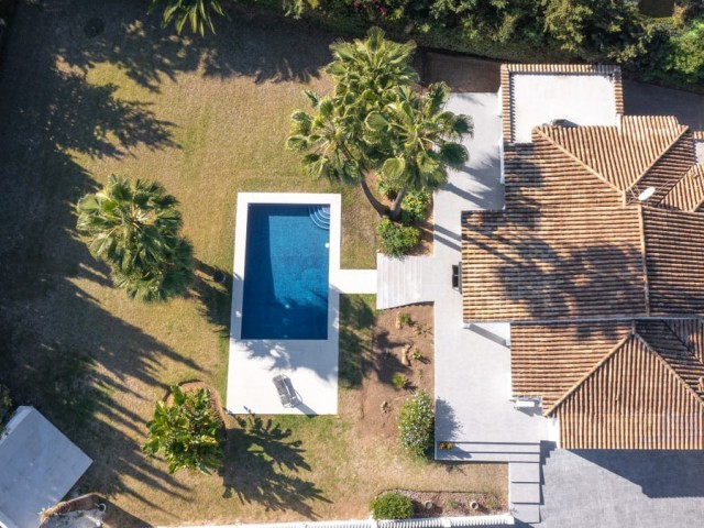 4 Bedrooms Villa in Estepona