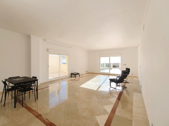Apartment, San Roque Club, R5219650