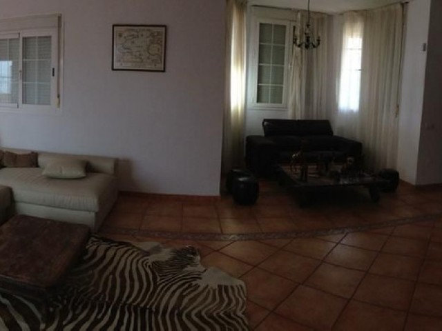 4 Makuuhuoneen Huvila New Golden Mile