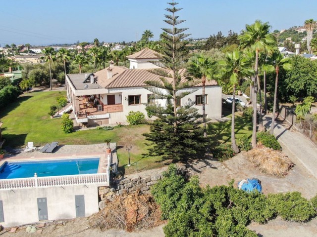 3 Bedrooms Villa in Estepona
