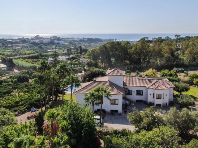 3 Bedrooms Villa in Estepona