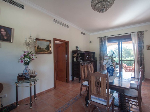 3 Bedrooms Villa in Estepona