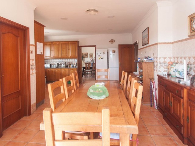 3 Bedrooms Villa in Estepona