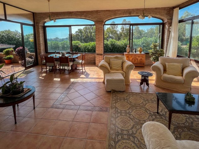 3 Bedrooms Villa in Estepona