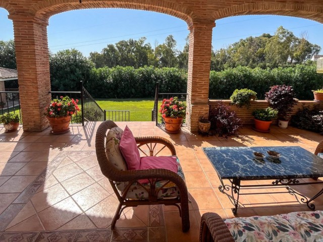 3 Bedrooms Villa in Estepona