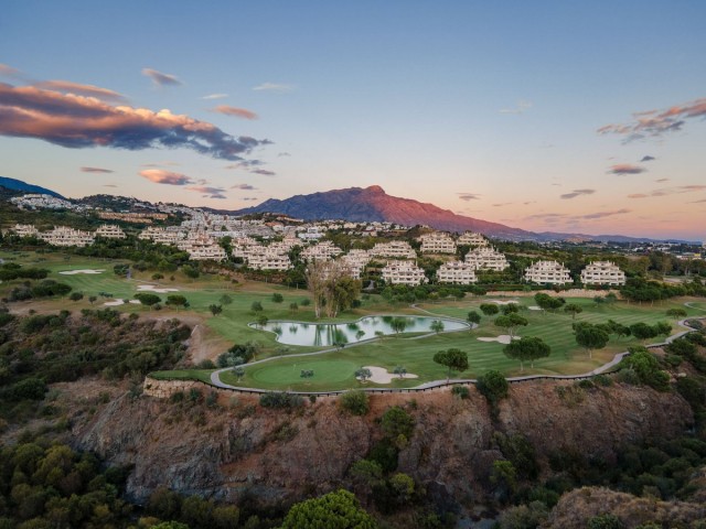 4 Bedrooms Apartment in Benahavís