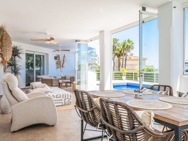 6 Bedrooms Villa in Estepona