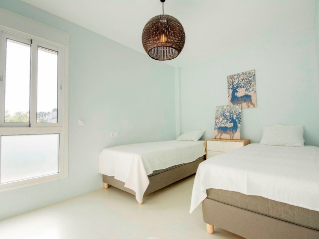 3 Bedrooms Apartment in Elviria