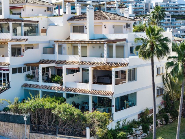 2 Bedrooms Apartment in Nueva Andalucía