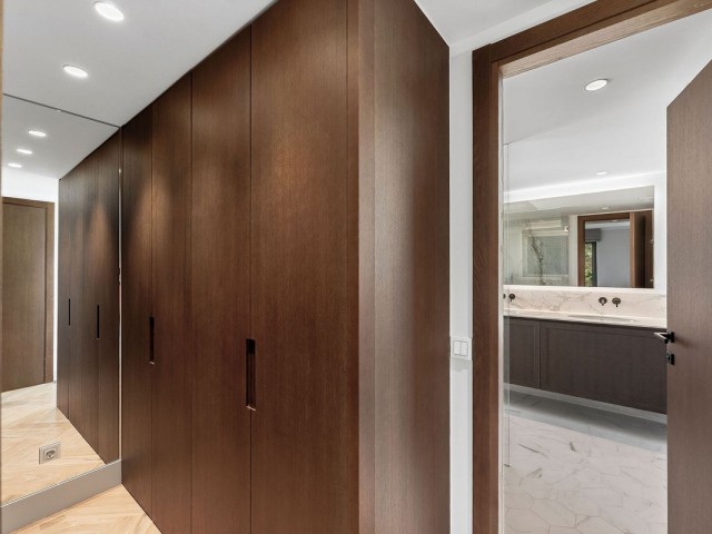 2 Bedrooms Apartment in Nueva Andalucía