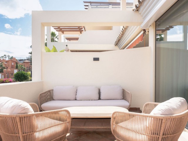 2 Bedrooms Apartment in Nueva Andalucía