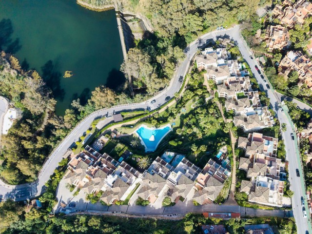 2 Bedrooms Apartment in Nueva Andalucía