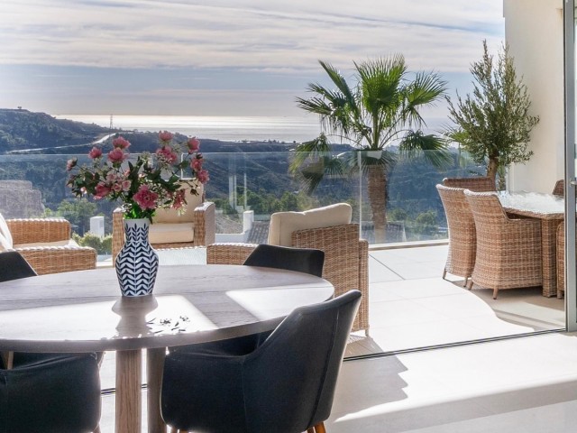 3 Bedrooms Apartment in Benahavís