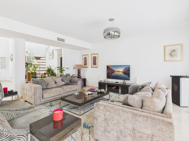 Ático con 3 Dormitorios  en San Roque