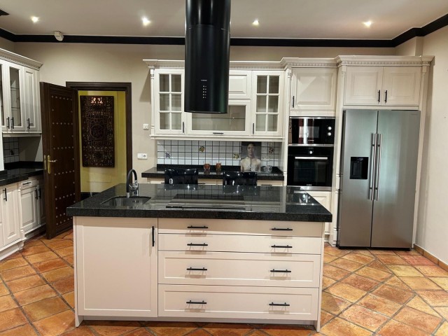 Huvila, Sierra Blanca, R5220262