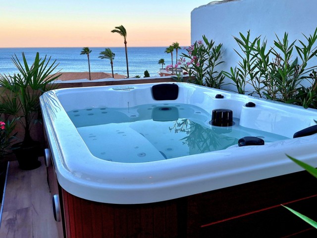 3 Bedrooms Apartment in Estepona