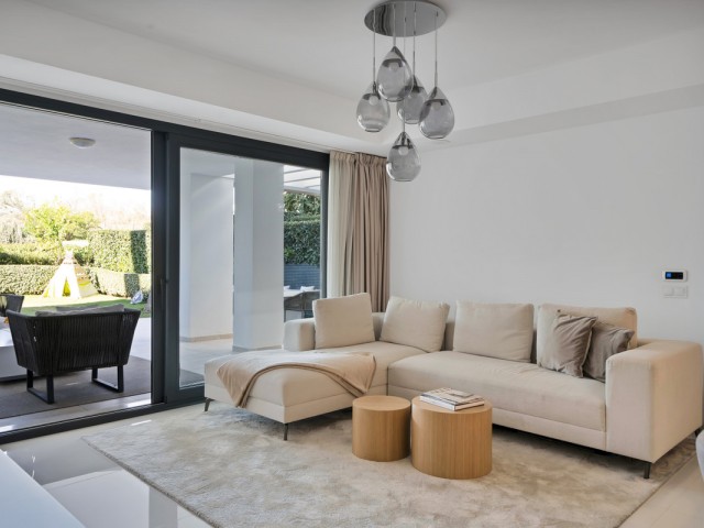 3 Bedrooms Apartment in Estepona