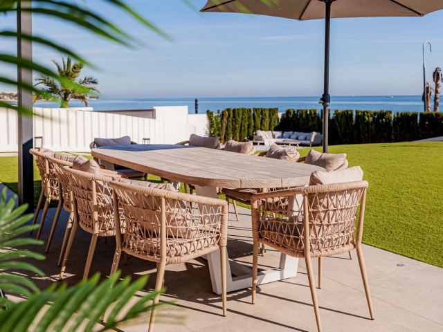 5 Makuuhuoneen Huvila New Golden Mile