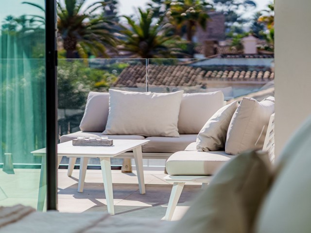 5 Makuuhuoneen Huvila New Golden Mile