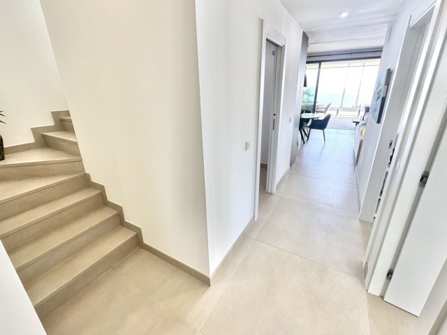Apartamento con 3 Dormitorios  en Carvajal