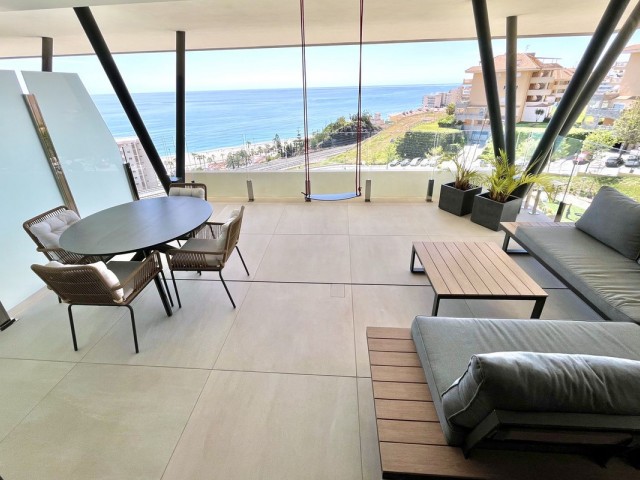 Apartamento con 3 Dormitorios  en Carvajal