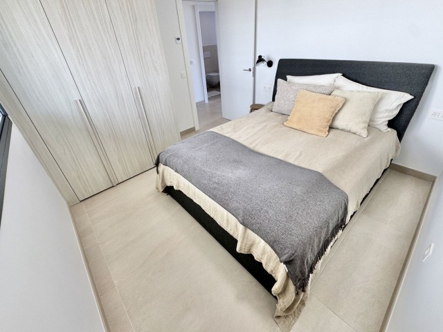 Apartamento con 3 Dormitorios  en Carvajal