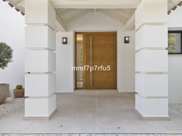 4 Bedrooms Villa in Marbella