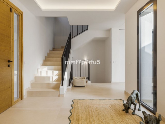 4 Bedrooms Villa in Marbella