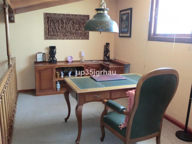 5 Bedrooms Villa in Estepona