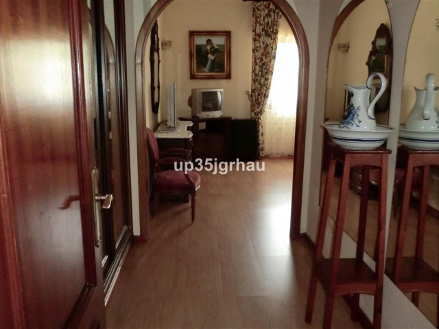5 Bedrooms Villa in Estepona