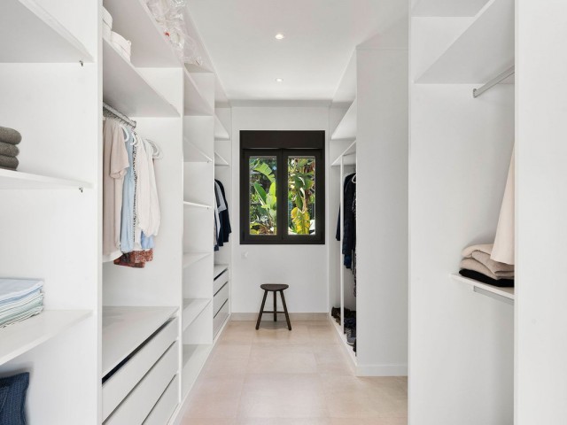 4 Bedrooms Villa in Nueva Andalucía