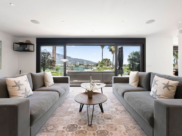 4 Soveroms Villa i Nueva Andalucía