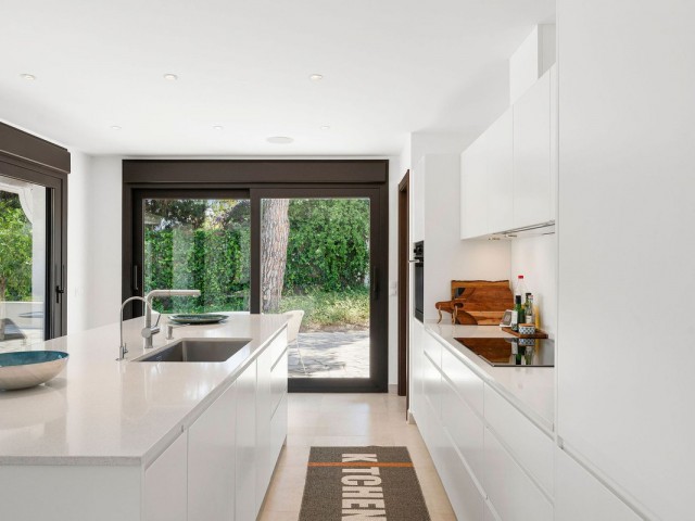 4 Soveroms Villa i Nueva Andalucía