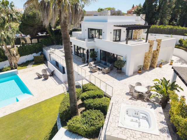 4 Soveroms Villa i Nueva Andalucía