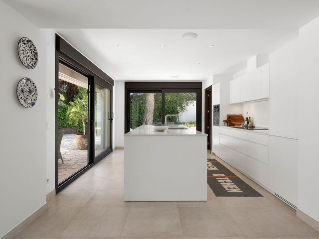 4 Slaapkamer Villa in Nueva Andalucía